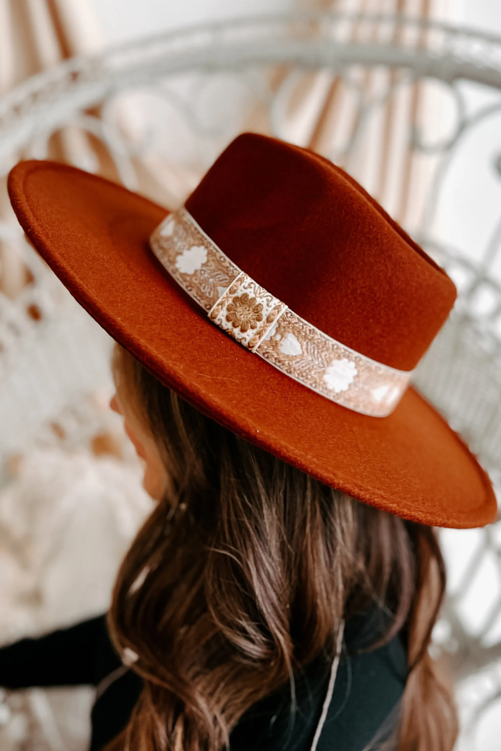 Acoustic Sunrise Embroidered Band Wide Brim Hat (Sienna Rust)