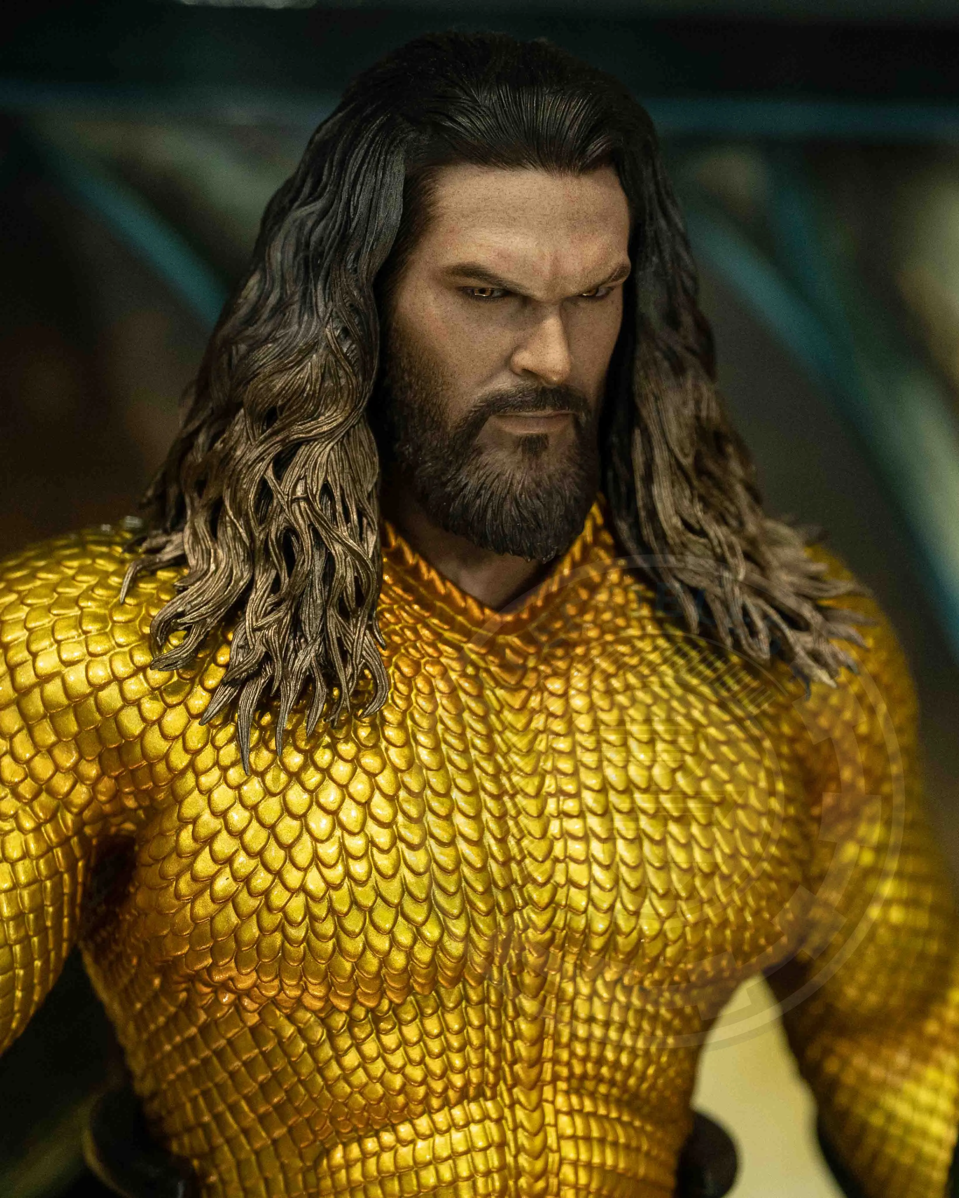 Hot toys MMS518 DC Aquaman Aquaman Gold Chrome Suit