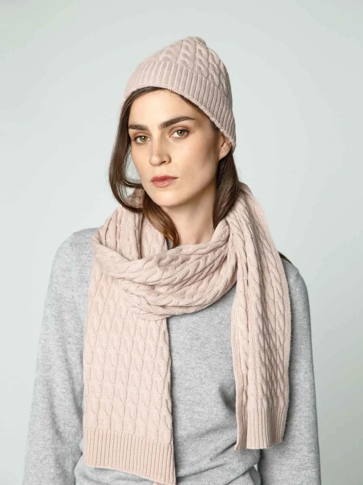 Knitted hat from cashmere in shade Ice Pink